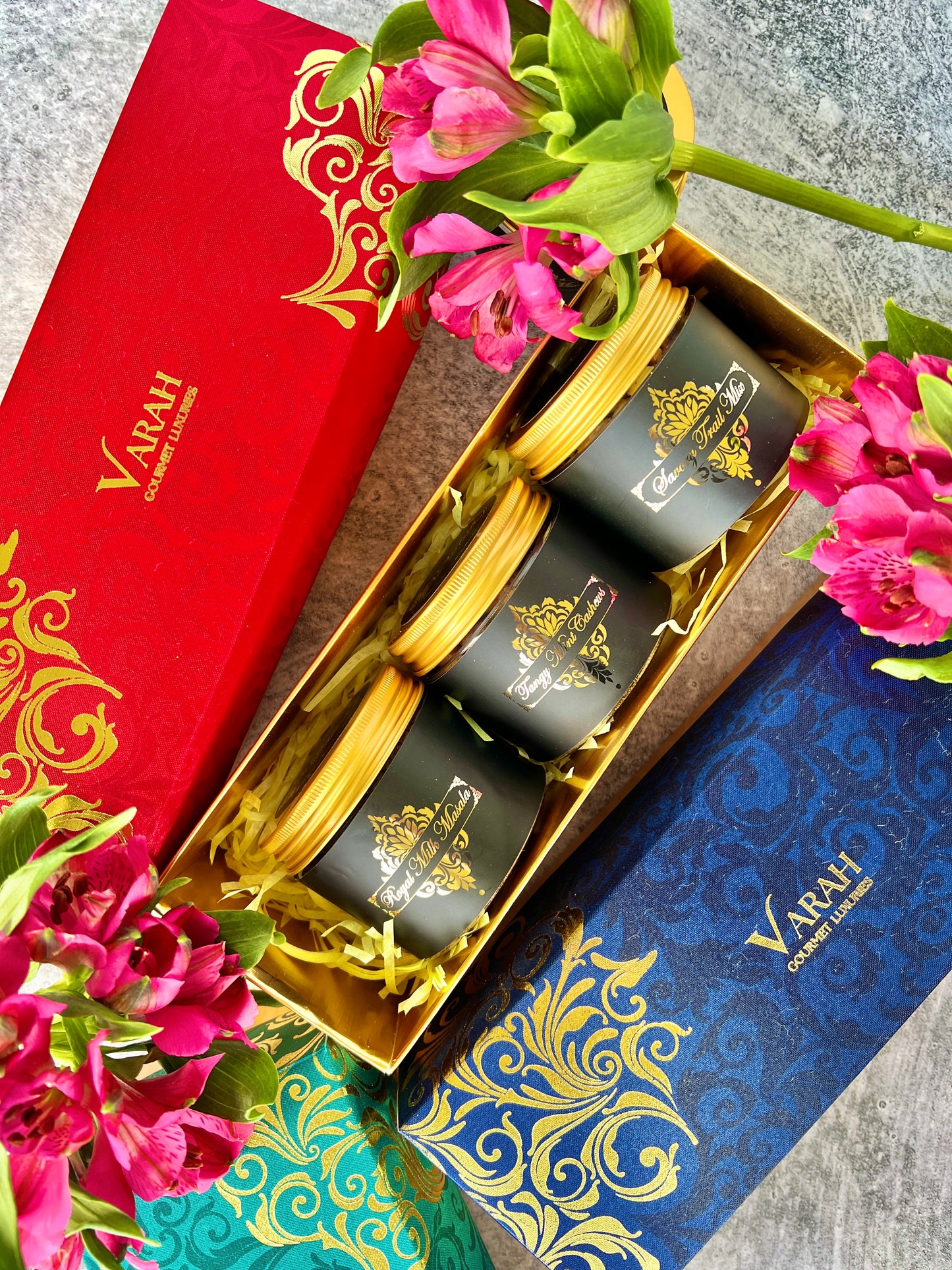 3 Varah snack jars packed in a fold foiled gift box