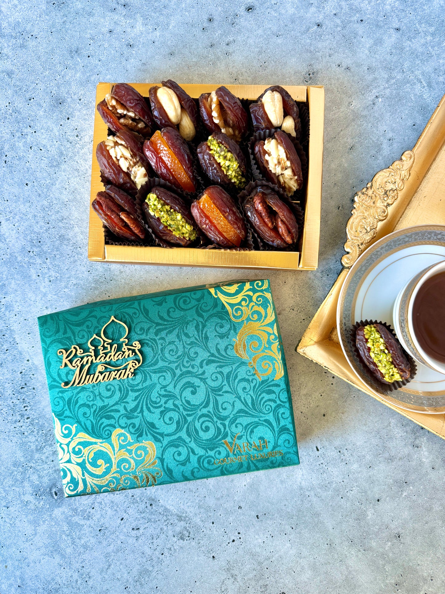 Premium Stuffed California Dates Ramadan Gift Box