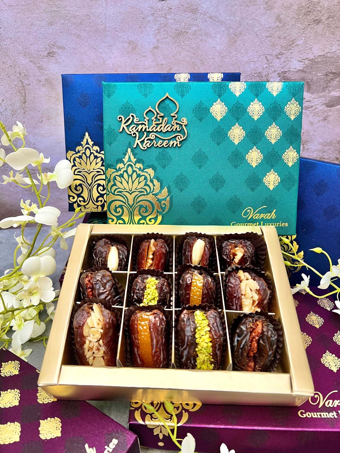 Ramadan - Premium Stuffed California Dates Gift Box