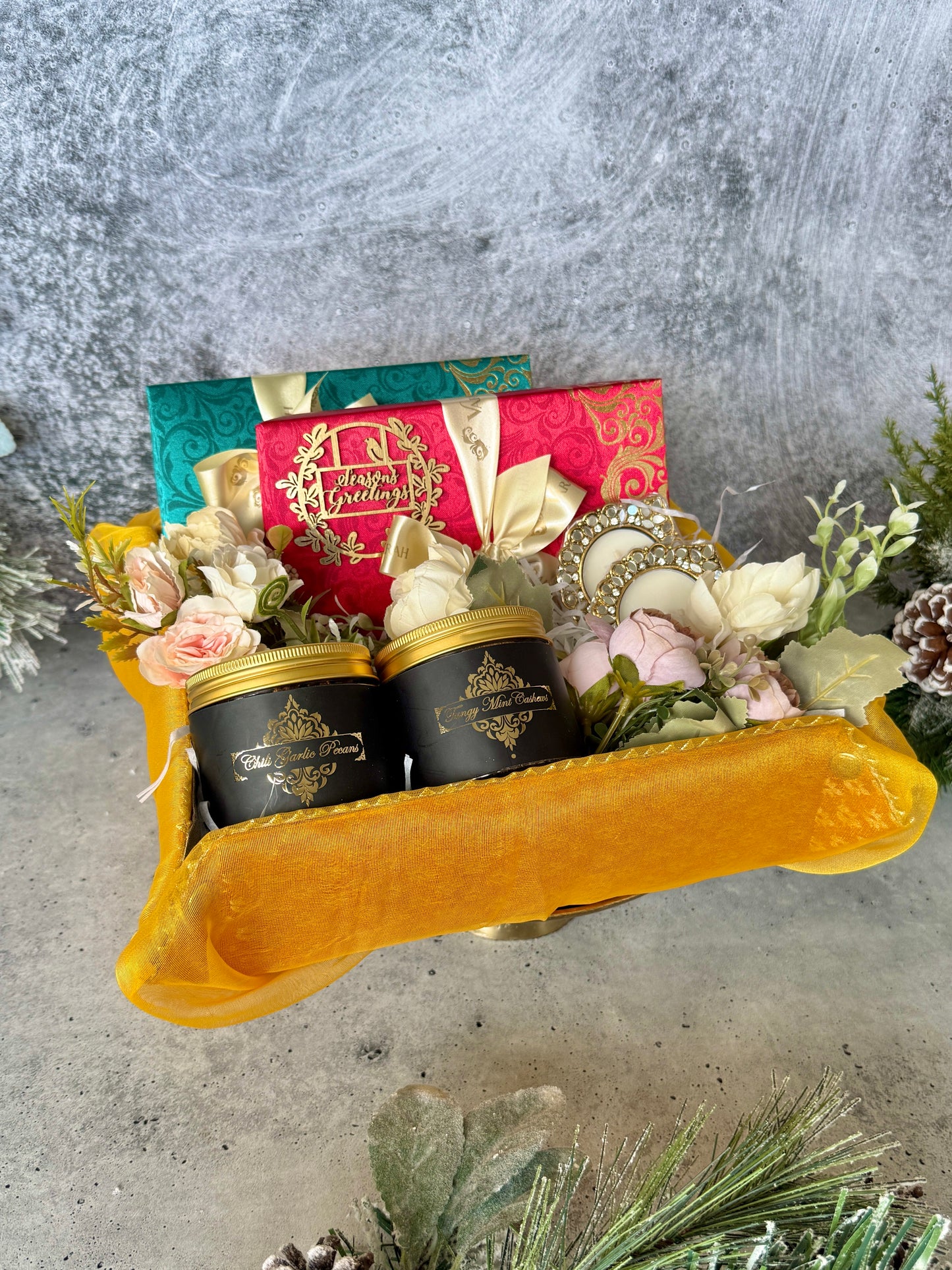 Gold Holiday Gourmet Gift Hamper