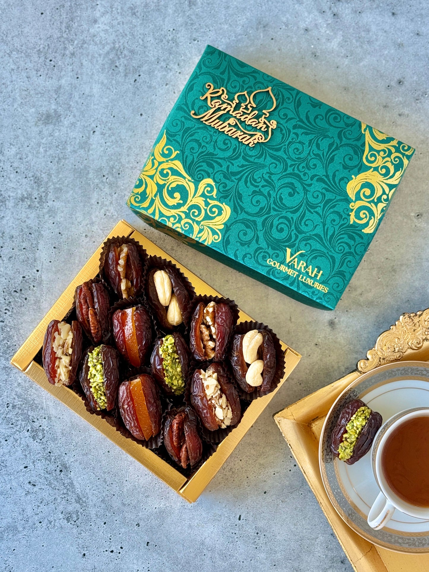 Premium Stuffed California Dates Ramadan Gift Box