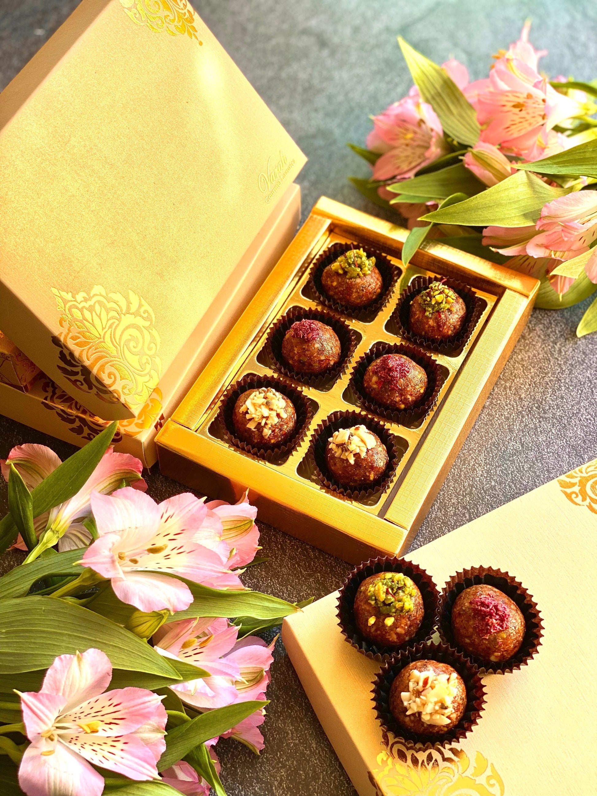 6 Paan Bites in a gold foiled gift box